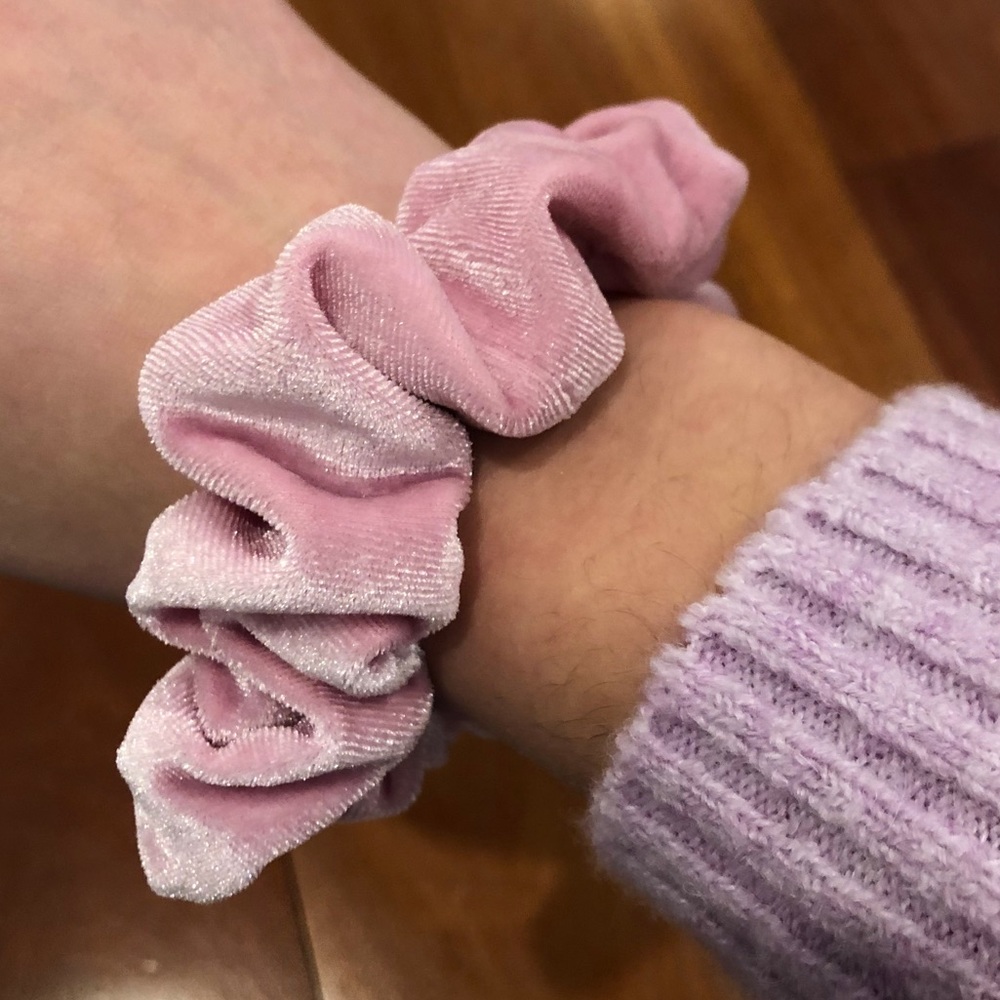 Light purple velvet scrunchie